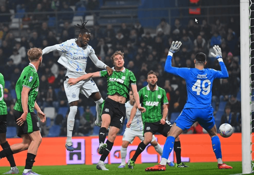 2200万铁卫锁定留队！国米五场狂轰17球，意甲冠军稳了？